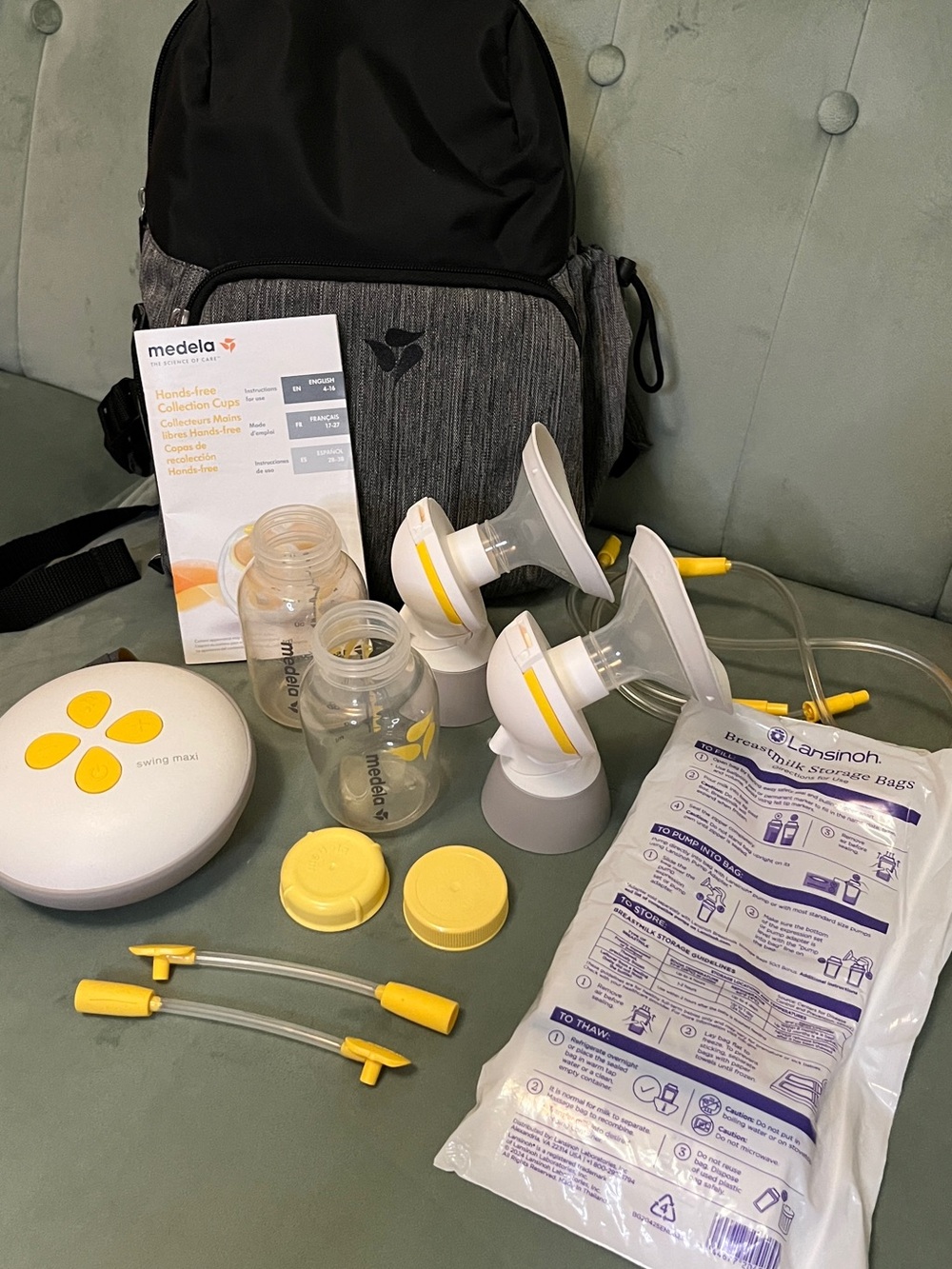 NEW Medela Set with Tote